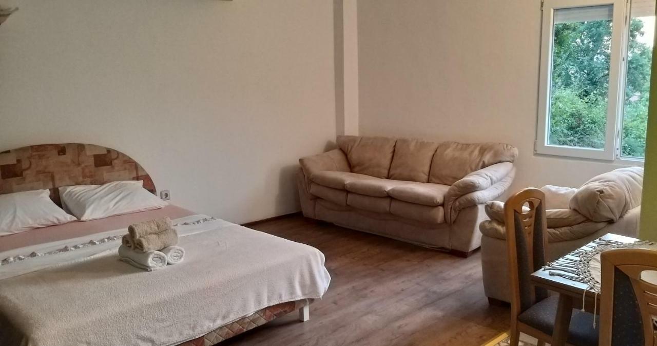 Petivat Gardens Apartman Kültér fotó